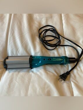 BedHead Wave Artist Triple Barrel Hair Waver
